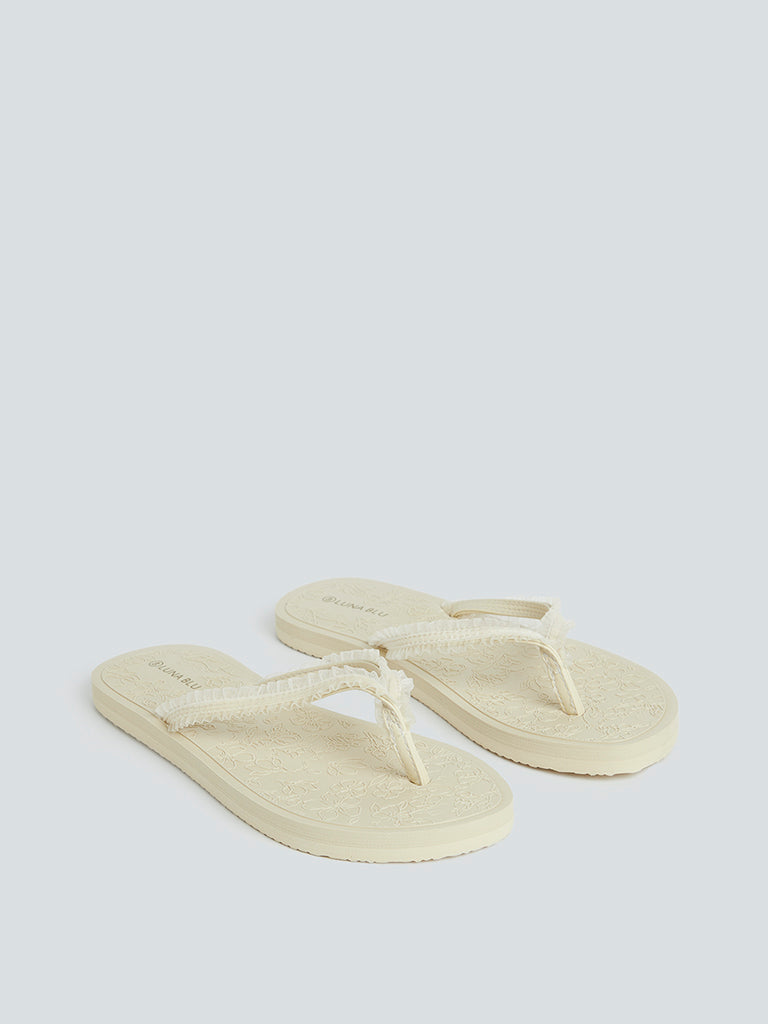 LUNA BLU Ivory Floral Patterned Flip-Flops